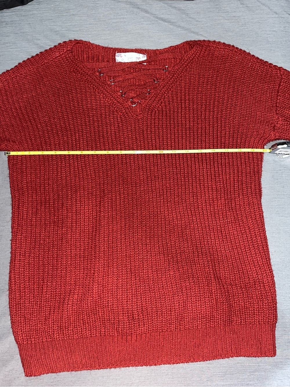 Womenβs Pink Rose Lace-Up V-Neck Knit Sweater β Burgundy Red (Size Medium) β¨ - Picture 5 of 12